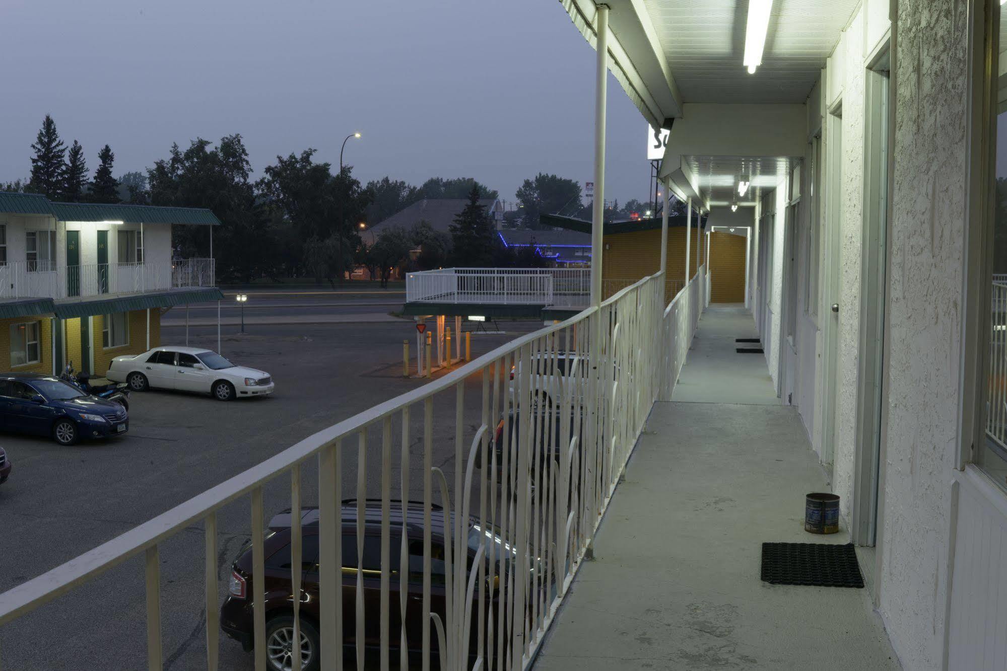 Sun-Dek Motel Medicine Hat Ngoại thất bức ảnh