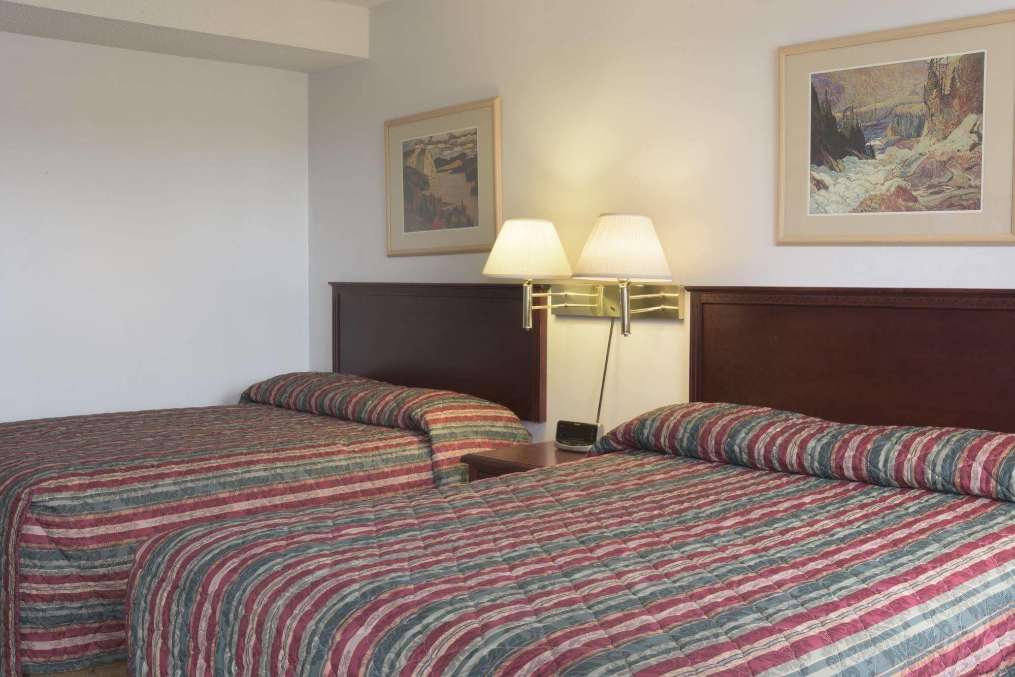 Sun-Dek Motel Medicine Hat Ngoại thất bức ảnh
