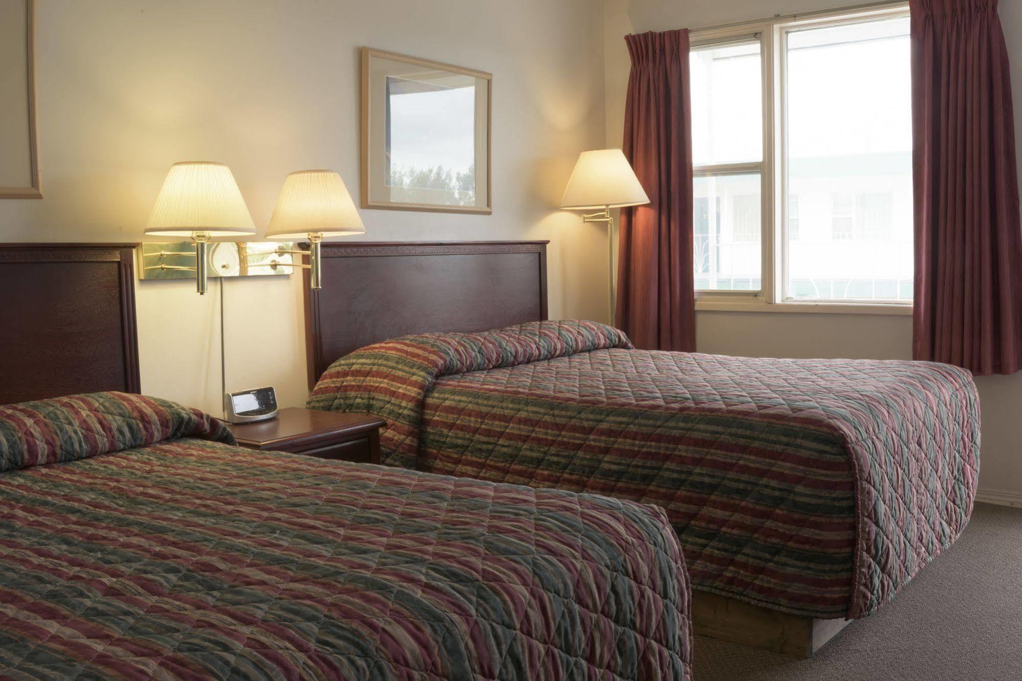 Sun-Dek Motel Medicine Hat Ngoại thất bức ảnh