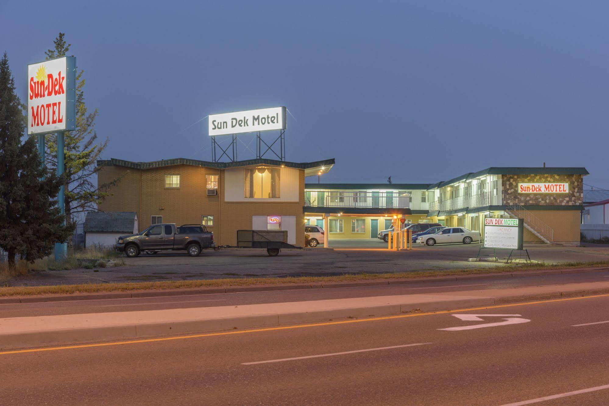 Sun-Dek Motel Medicine Hat Ngoại thất bức ảnh