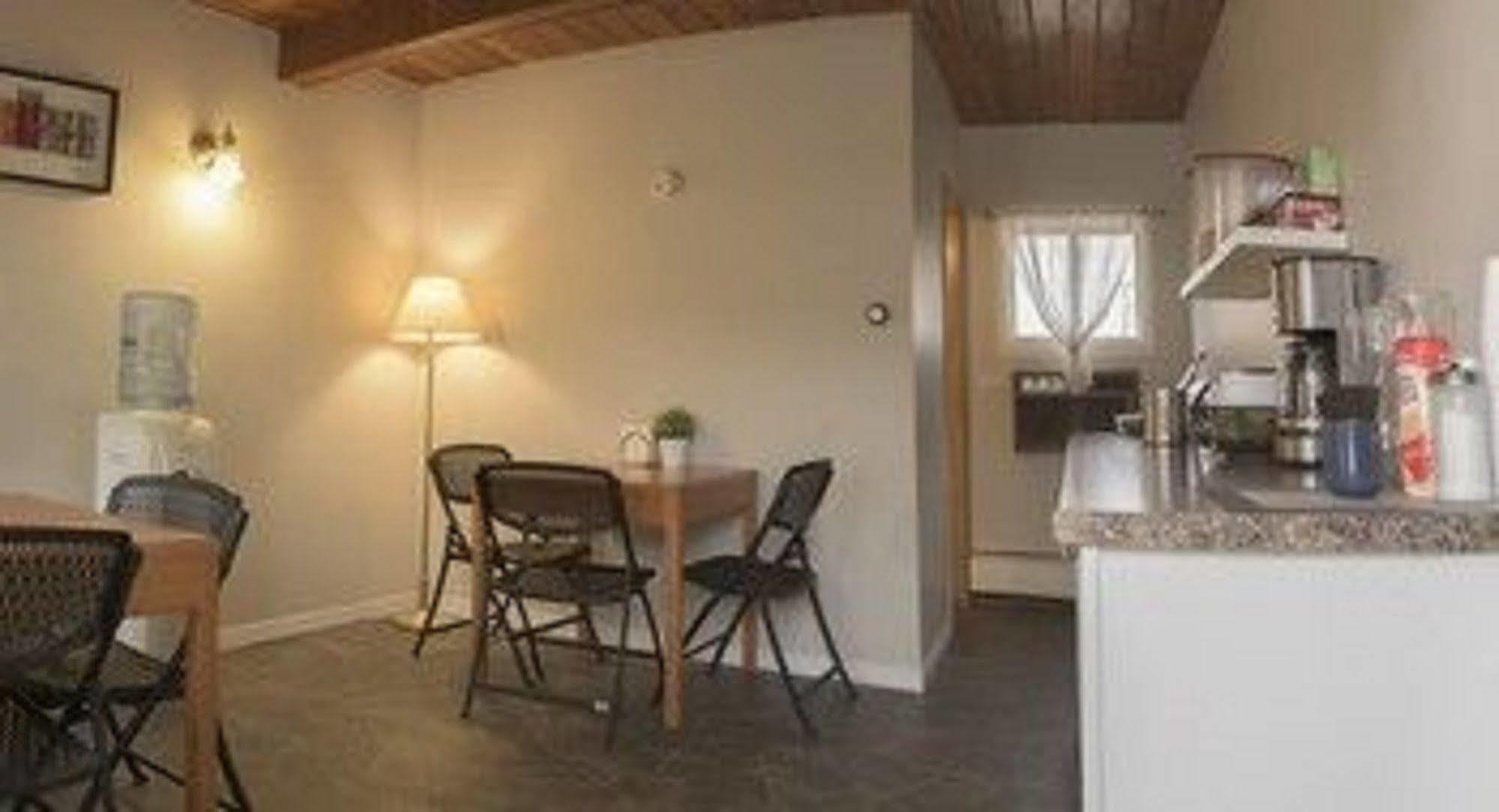 Sun-Dek Motel Medicine Hat Ngoại thất bức ảnh